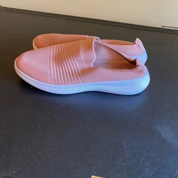 Danskin  Women’s Calming Slip On Sneaker Blush Size 8.5M, Comfy Walking Shoes. - Picture 1 of 12